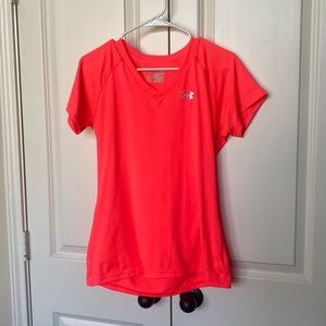 Under Armour - semi-fitted workout top - Neon pink - M